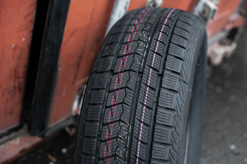 фото протектора и шины ICEPIONEER 868 Шина ZMAX ICEPIONEER 868 265/65 R17 112T